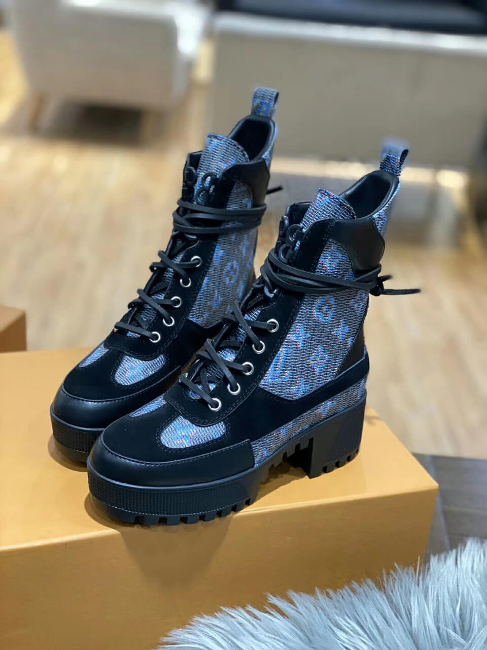 Louis Vuitton Laureate Desert Boot 1A5SM2