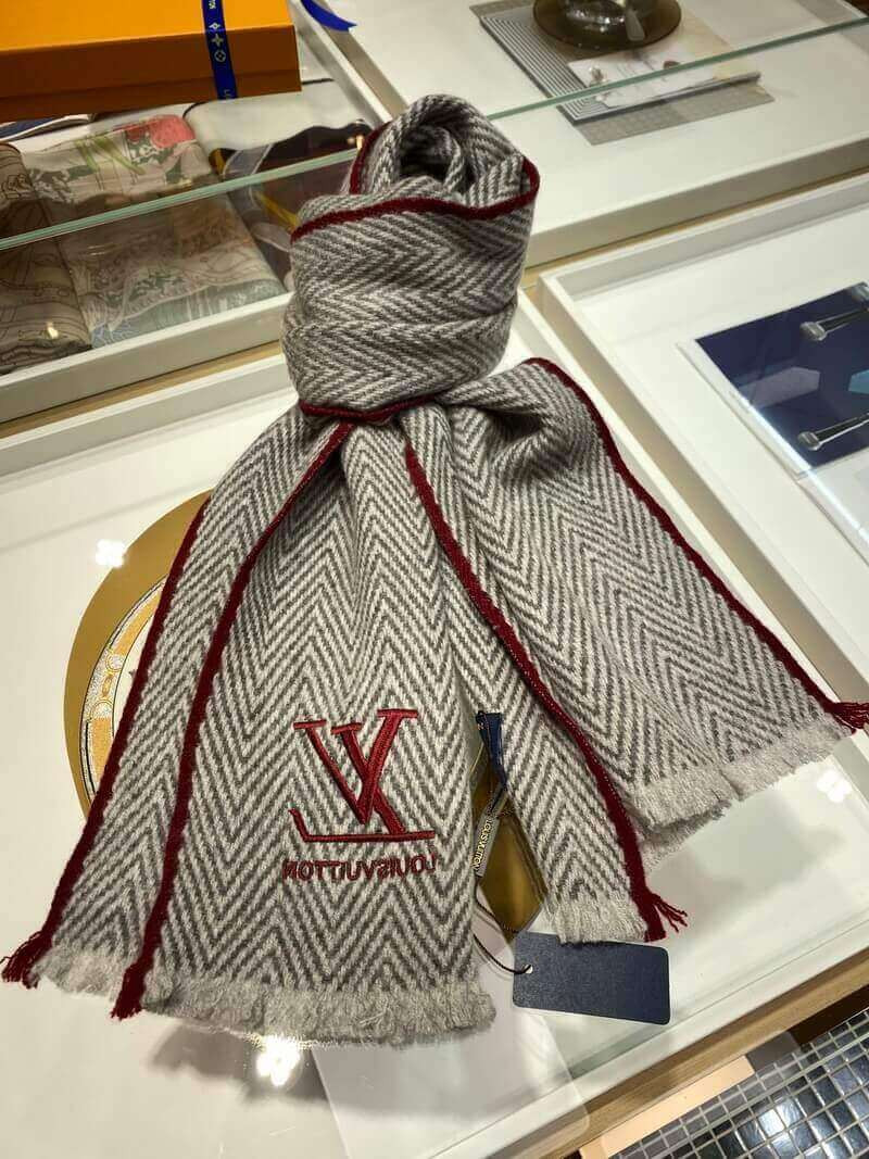 Louis Vuitton Cashmere Scarf M71040