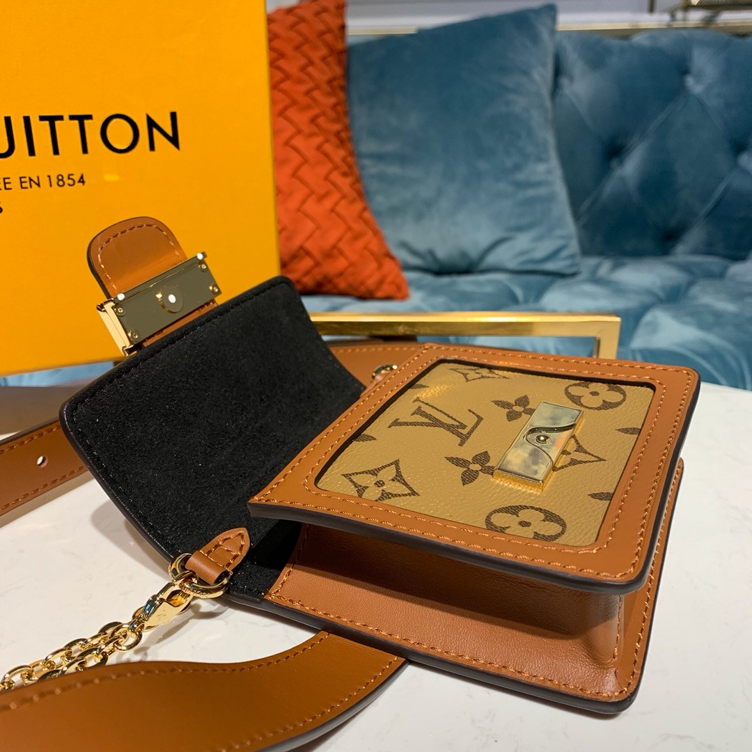 Louis Vuitton Bumbag Dauphine BB M68621