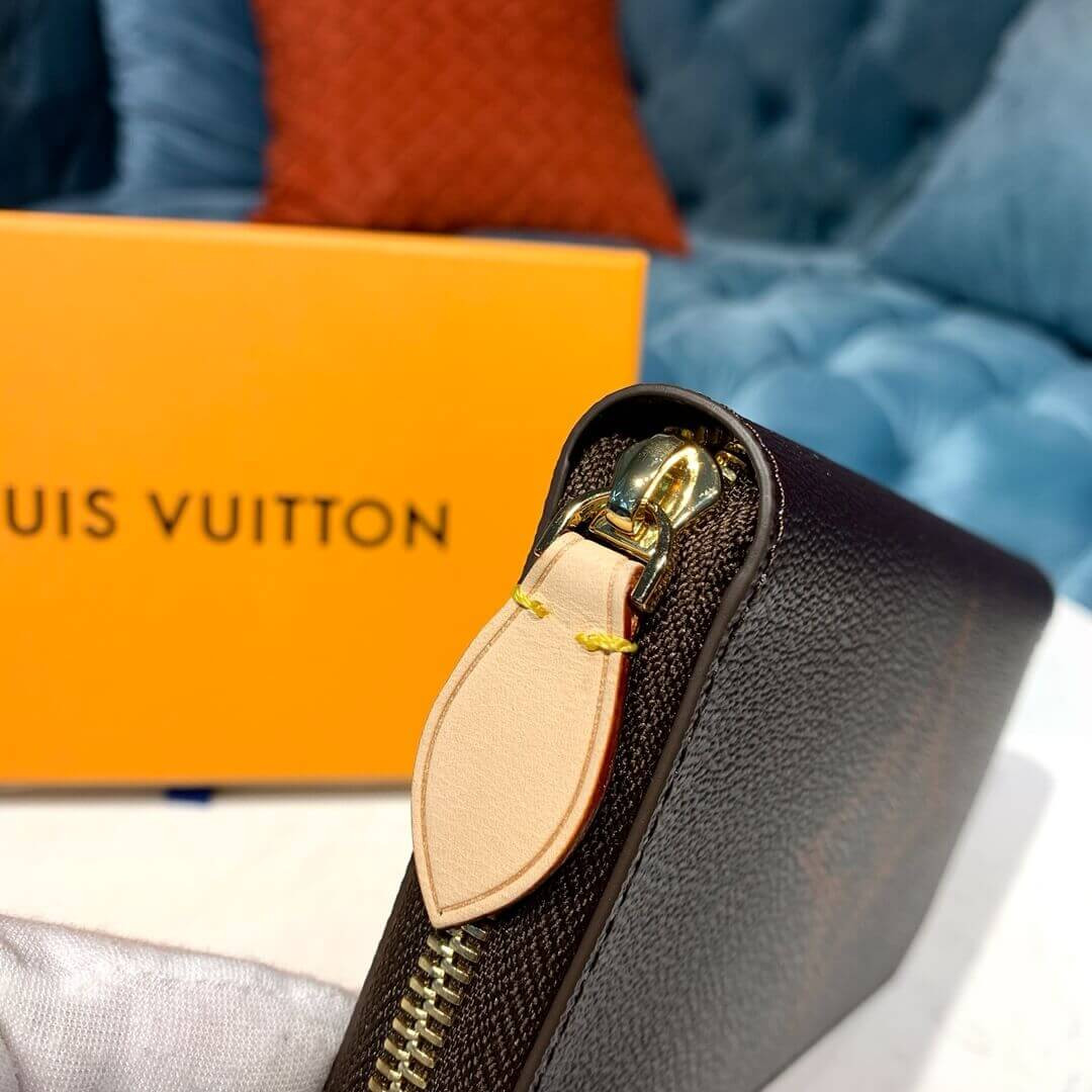 Louis Vuitton Monogram Giant Zippy Wallet M60017