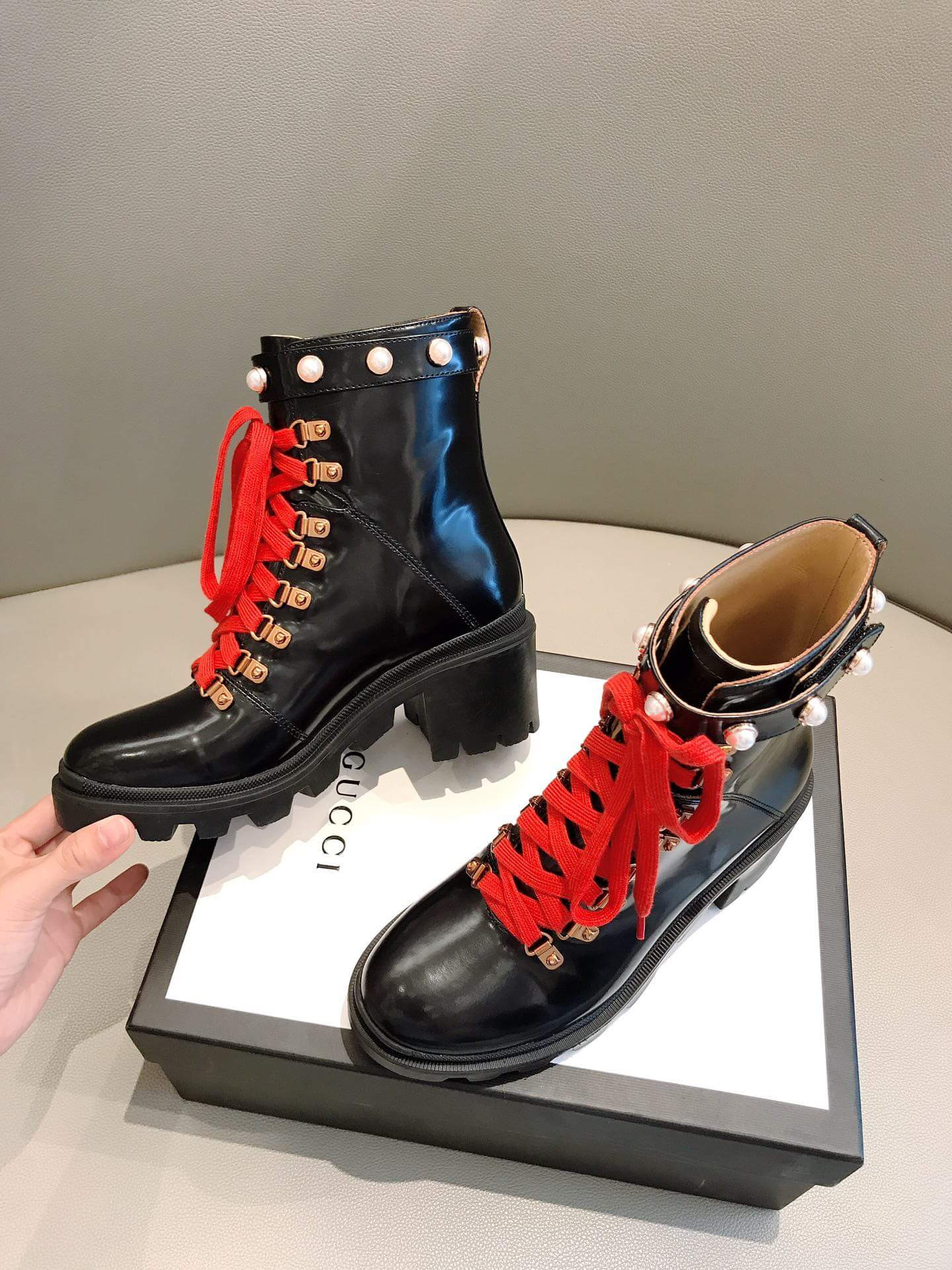 Gucci Leather Ankle Boot 497372