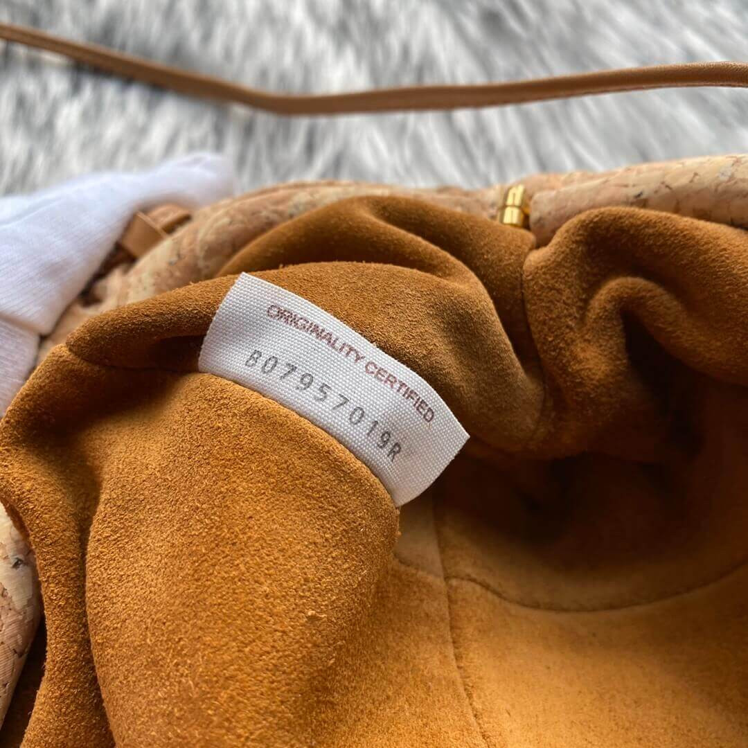 Bottega Veneta The Pouch 20 Clutch In Calfskin Polyester Leather 570927