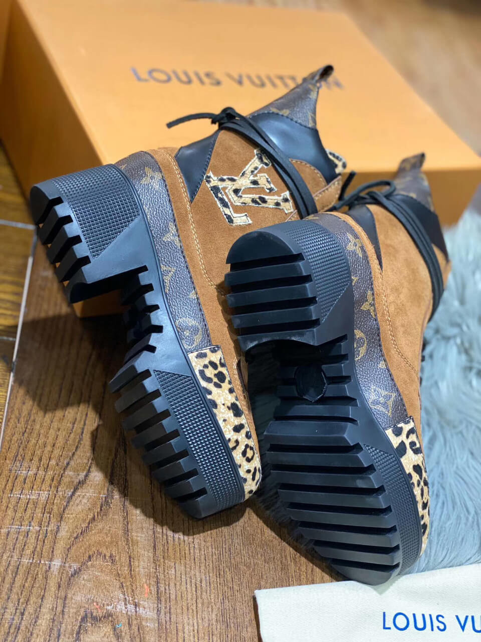 Louis Vuitton Laureate Desert Boot 1A5NOD