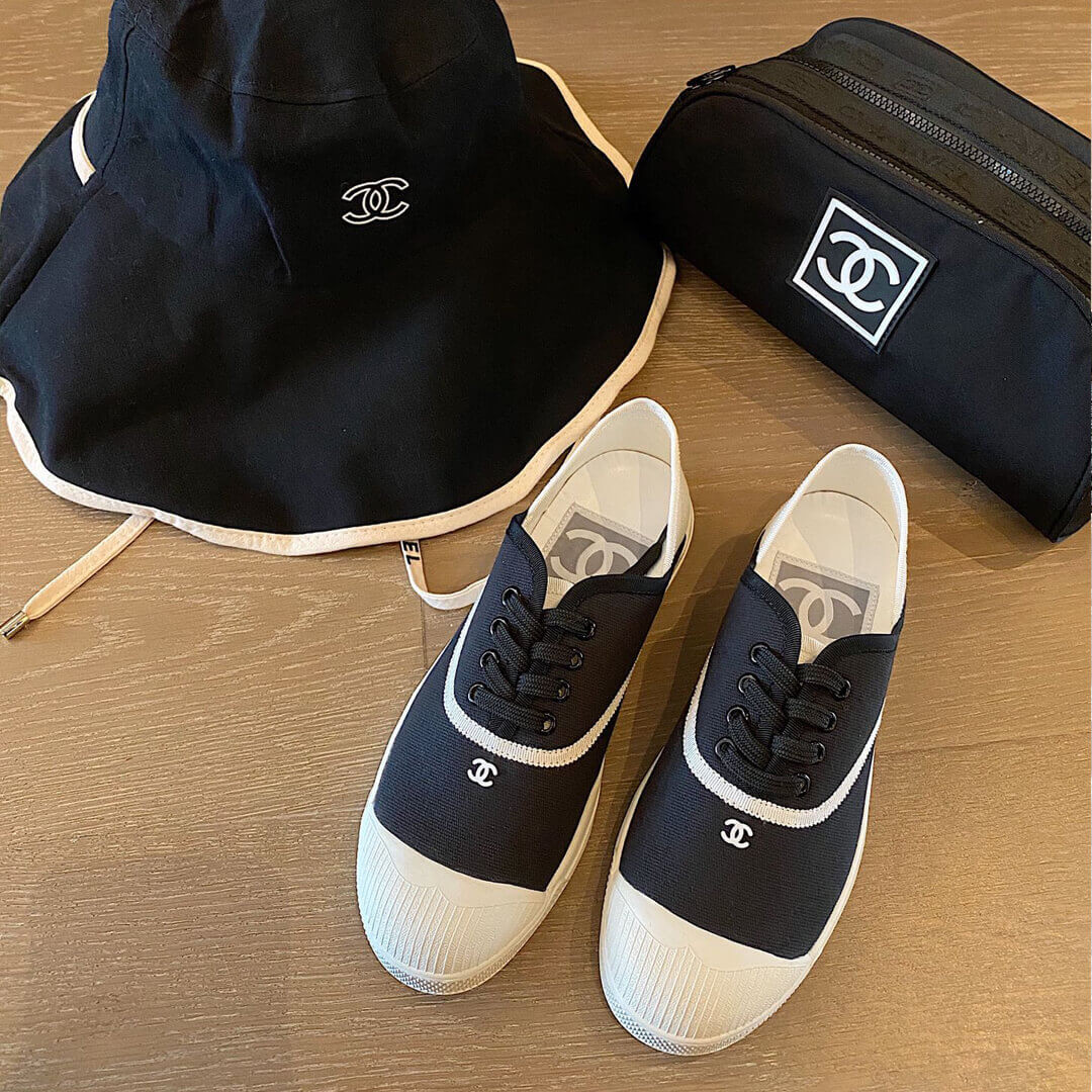 Chanel Vintage Lace-Ups G36142