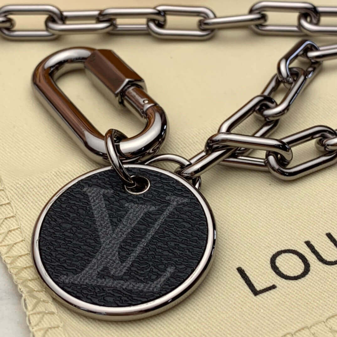 Louis Vuitton LV Key Chain Key Holder M68862