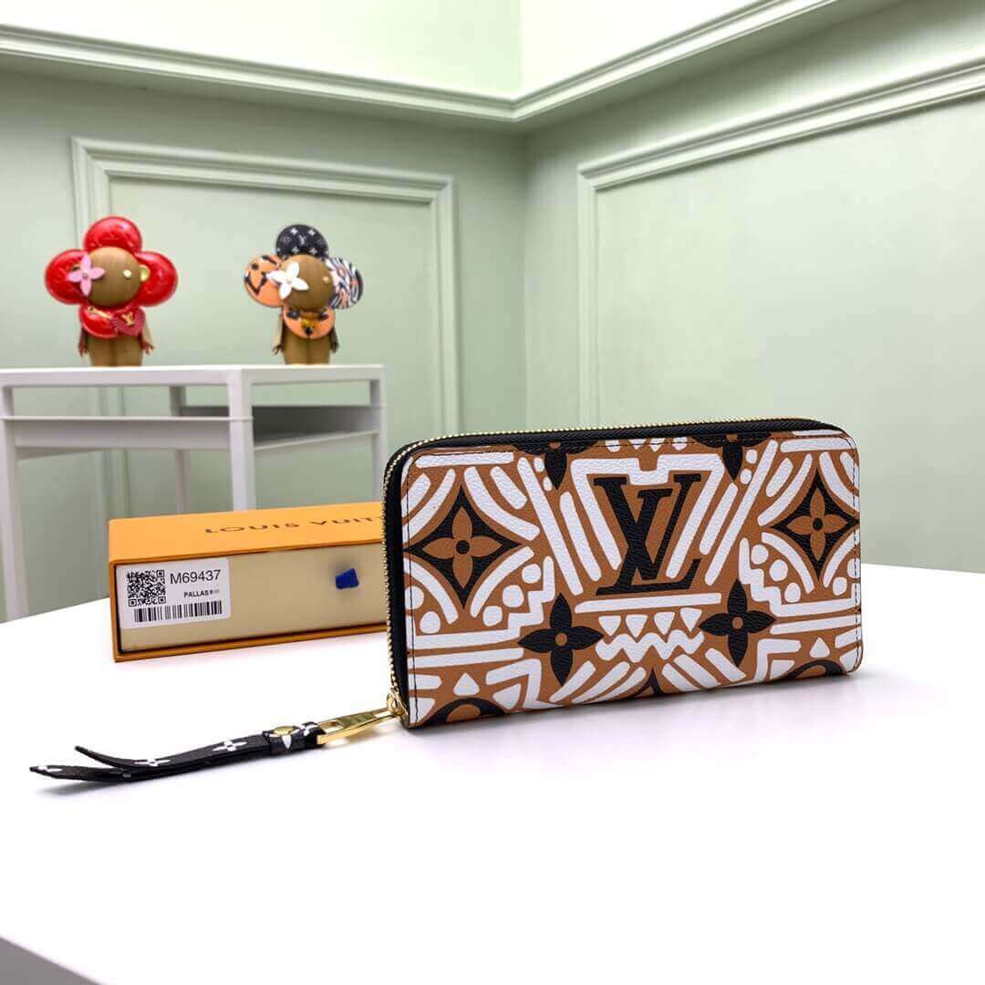 Louis Vuitton LV Crafty Zippy Wallet M69437