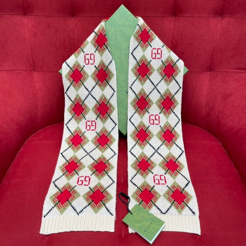 Gucci GG Argyle Wool Scarf 660631