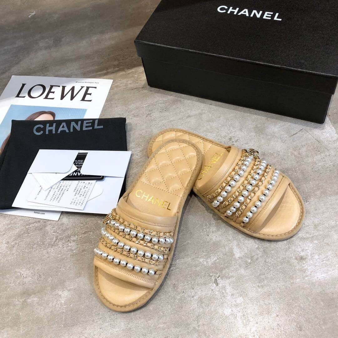 Chanel Chain and Pearl Slipper G34406