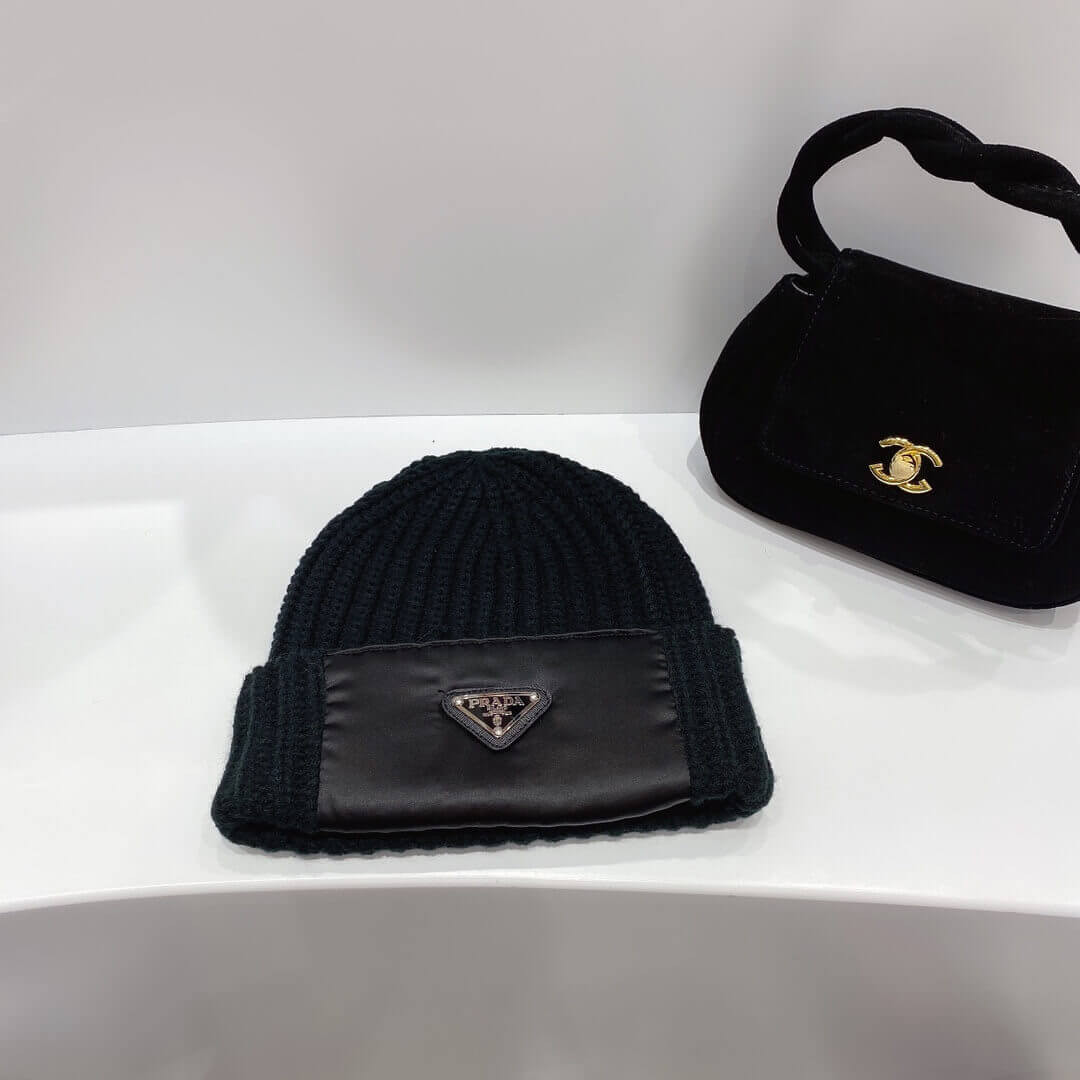 Prada Logo Rib-Knit Beanie Hat 2HC139