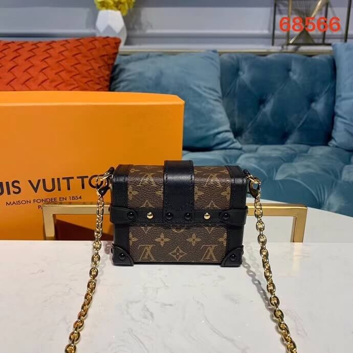 Louis Vuitton Essential Trunk M68566