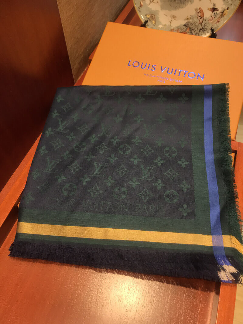 Louis Vuitton Monogram Shine Shawl 3505