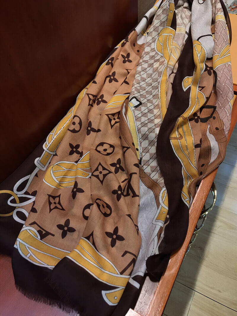 Louis Vuitton Monogram Classic Scarf 2453