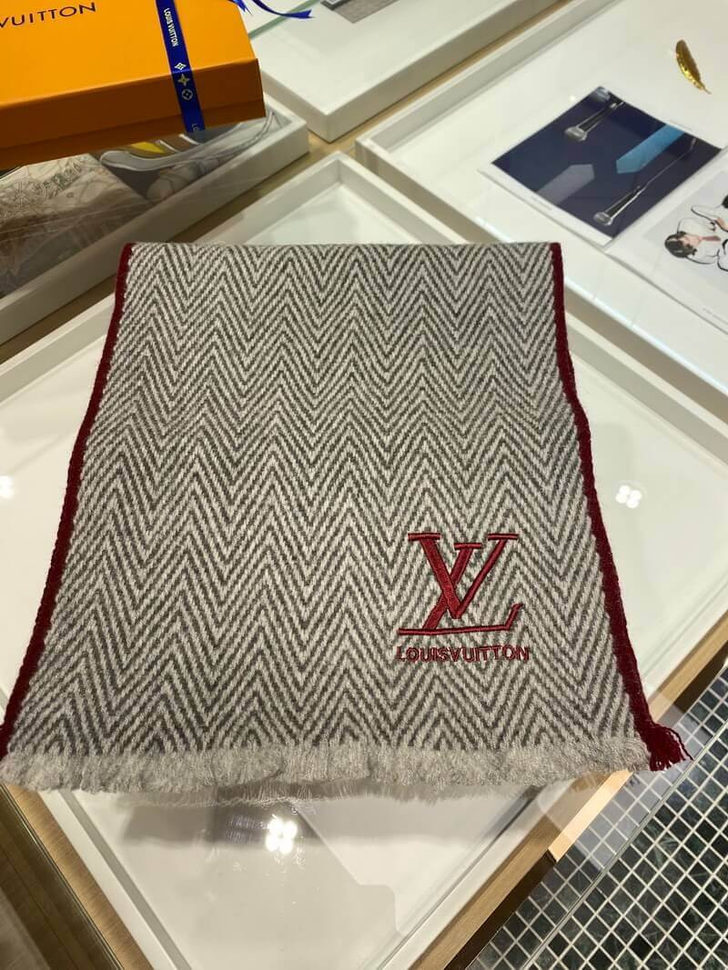 Louis Vuitton Cashmere Scarf M71040