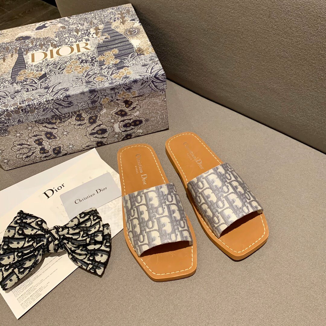 Christian Dior Logo Leather Mule D20604