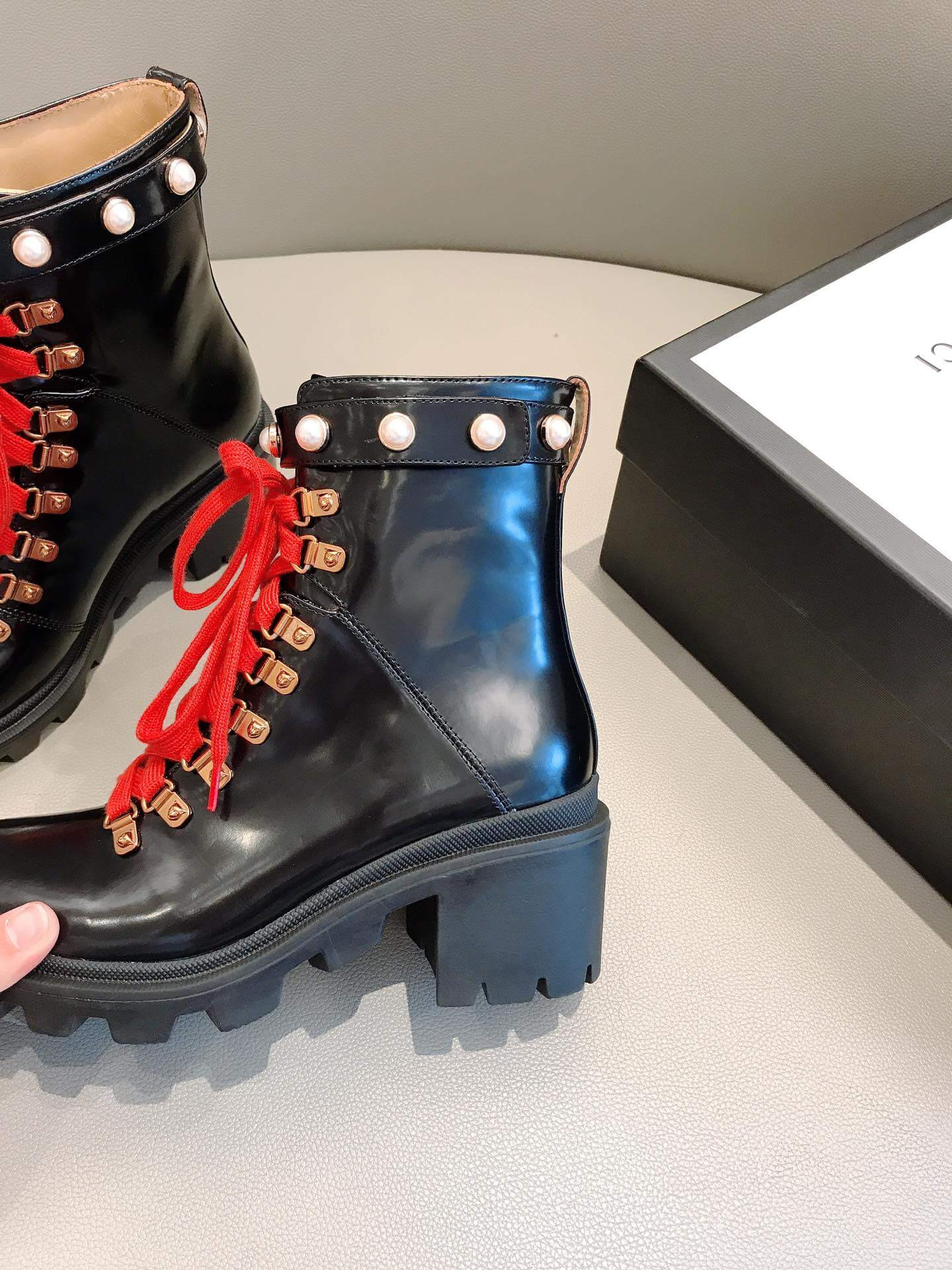 Gucci Leather Ankle Boot 497372