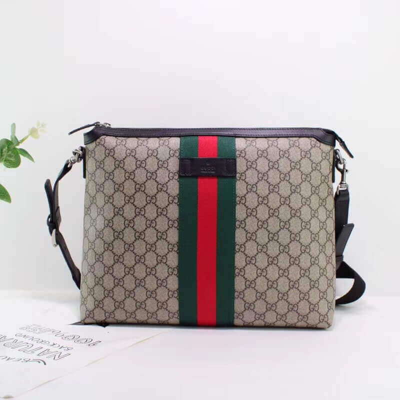 Gucci GG Supreme Medium Messenger Bag 523335