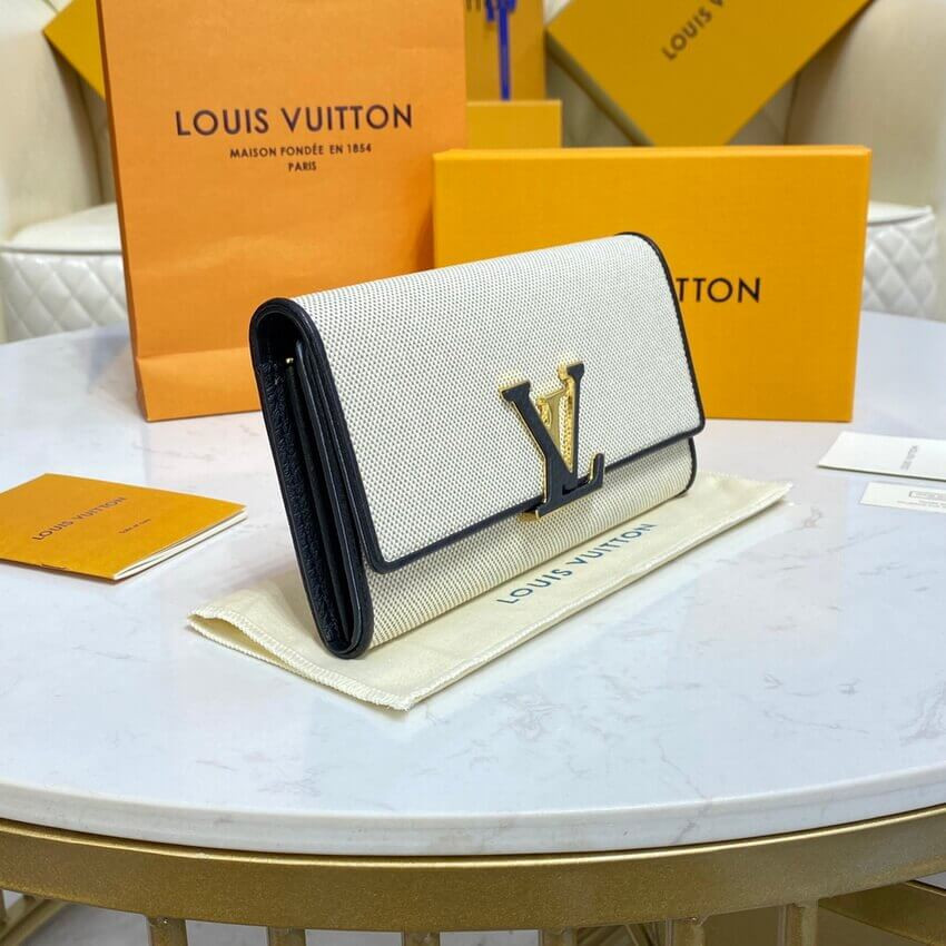 Louis Vuitton Capucines Wallet M81305