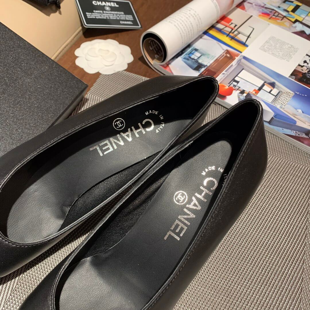 Chanel Two Tone Suede Satin Cap Toe Pumps G35802