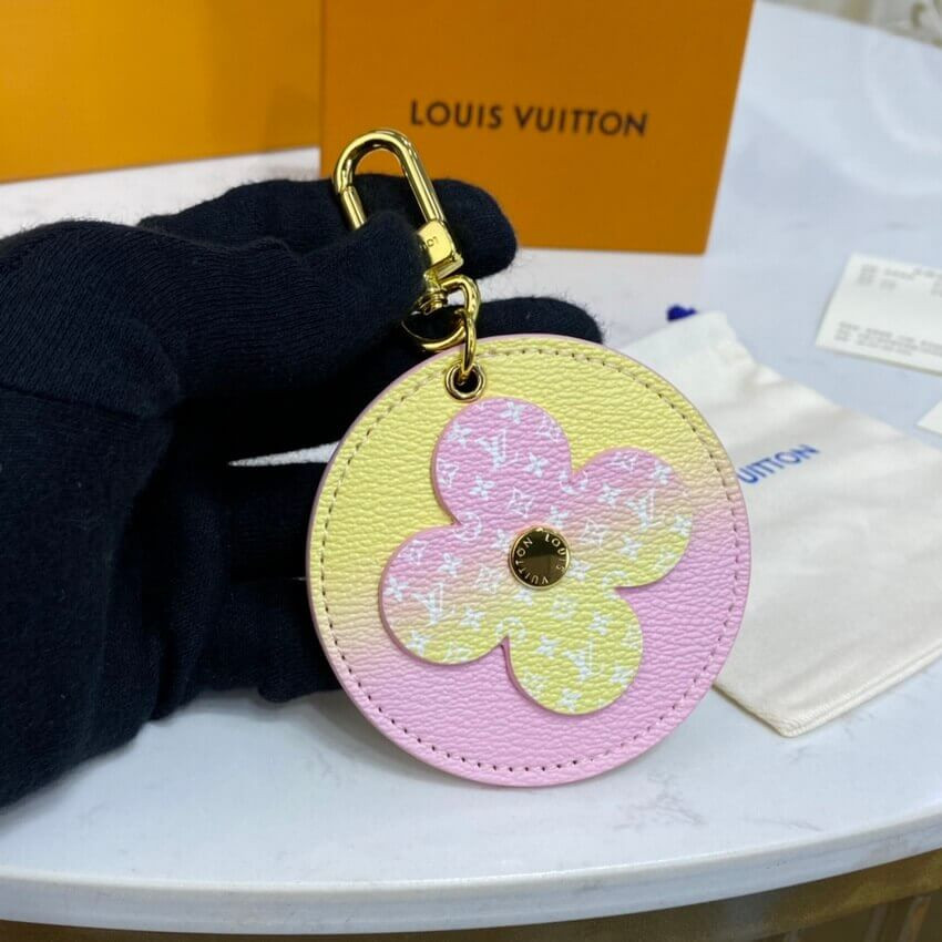 Louis Vuitton Illustre Bag Charm and Key Holder M00285
