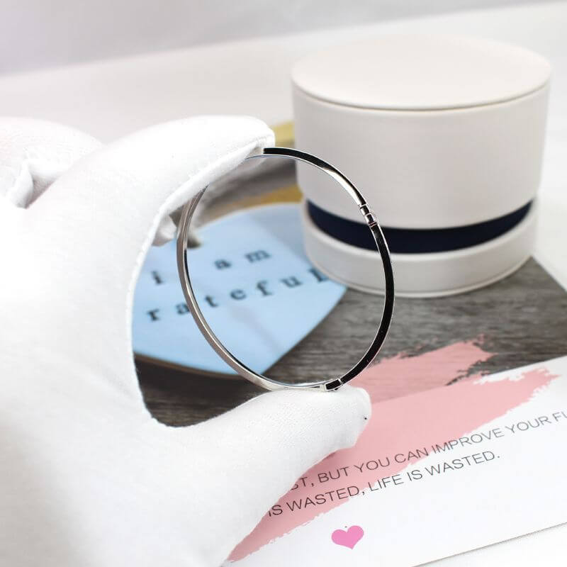 Tiffany & Co T1 Diamond Hinged Wire Bangle 10622