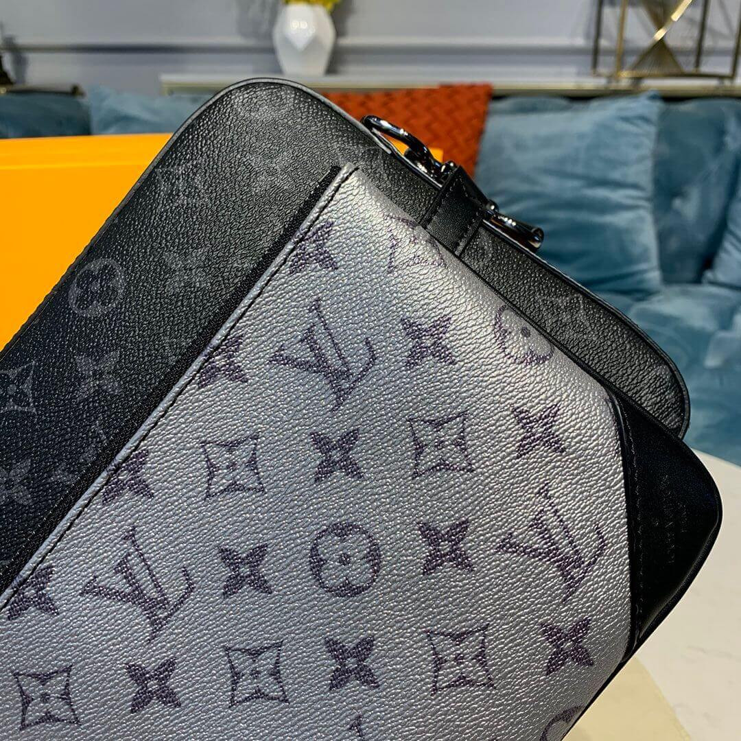 Louis Vuitton District Multi Message Bag M45320