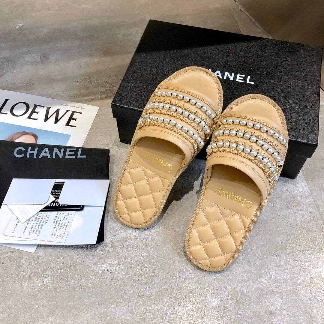 Chanel Chain and Pearl Slipper G34406
