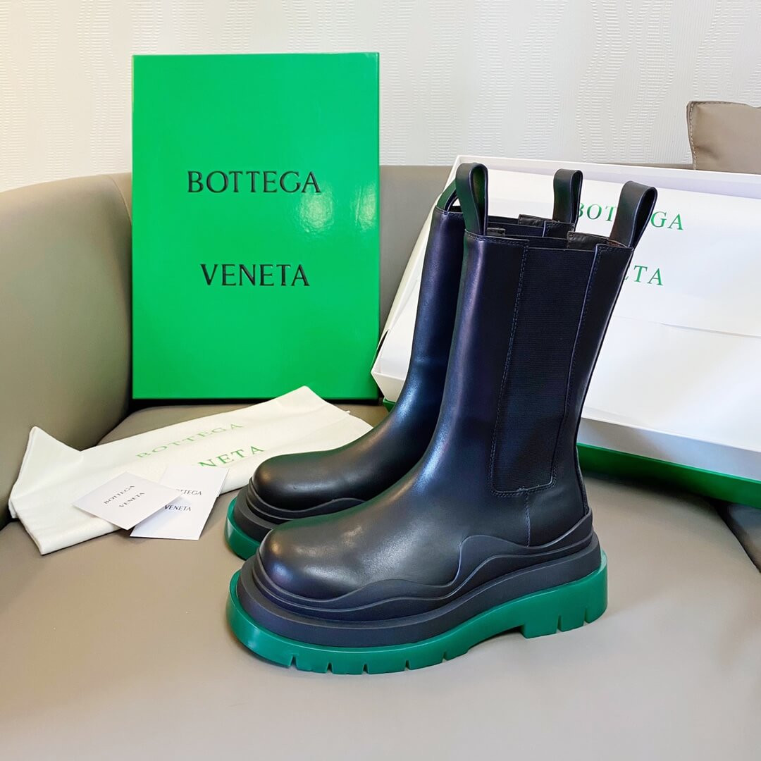 Bottega Veneta Rubber-Trimmed Leather Chelsea Boots Black/Green