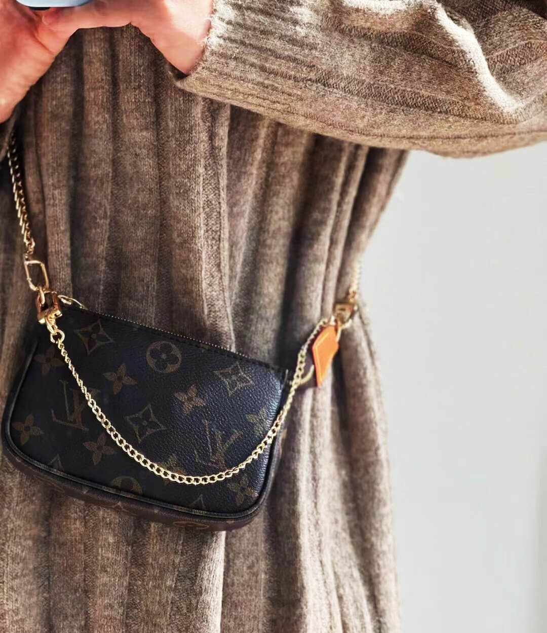 Louis Vuitton Monogram Canvas Mini Pochette Accessoires On Chain M82510