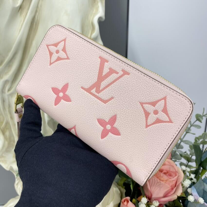 Louis Vuitton Zippy Wallet M80402