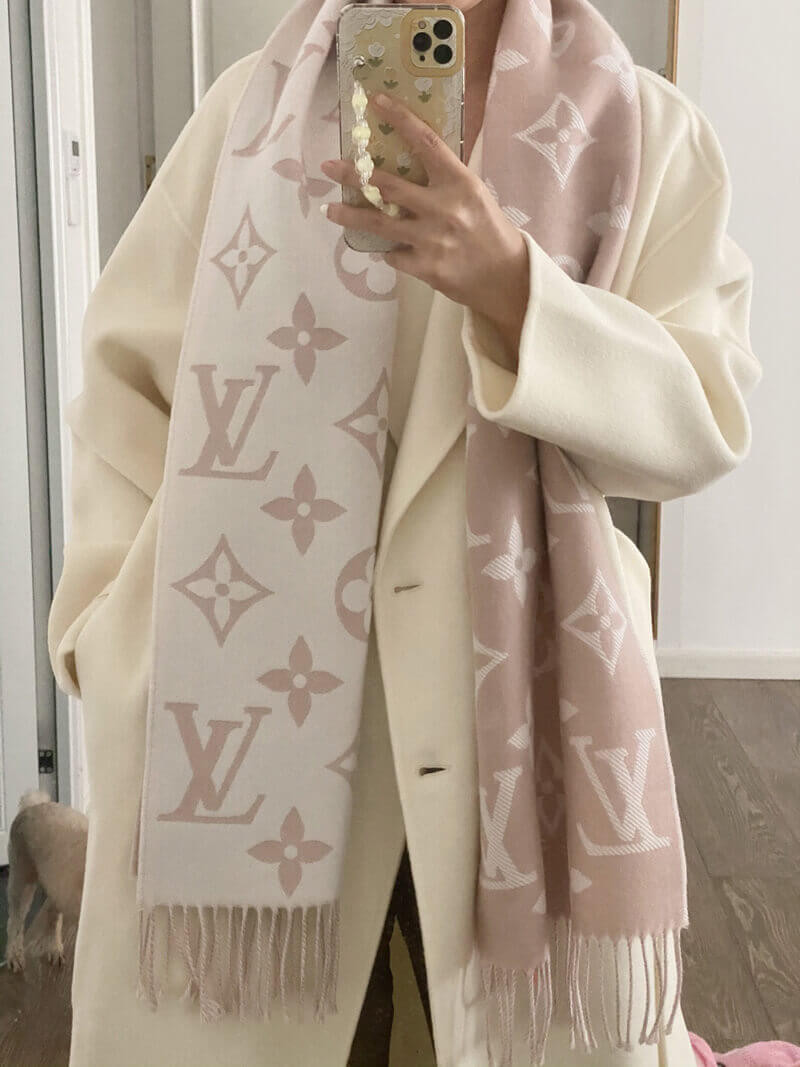 Louis Vuitton Simply LV Scarf M76966