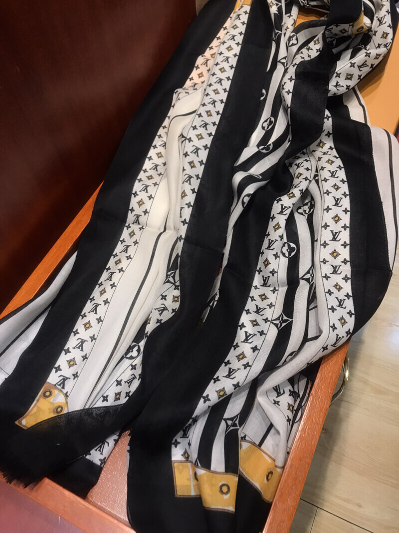 Louis Vuitton Monogram Confidential Scarf 2552