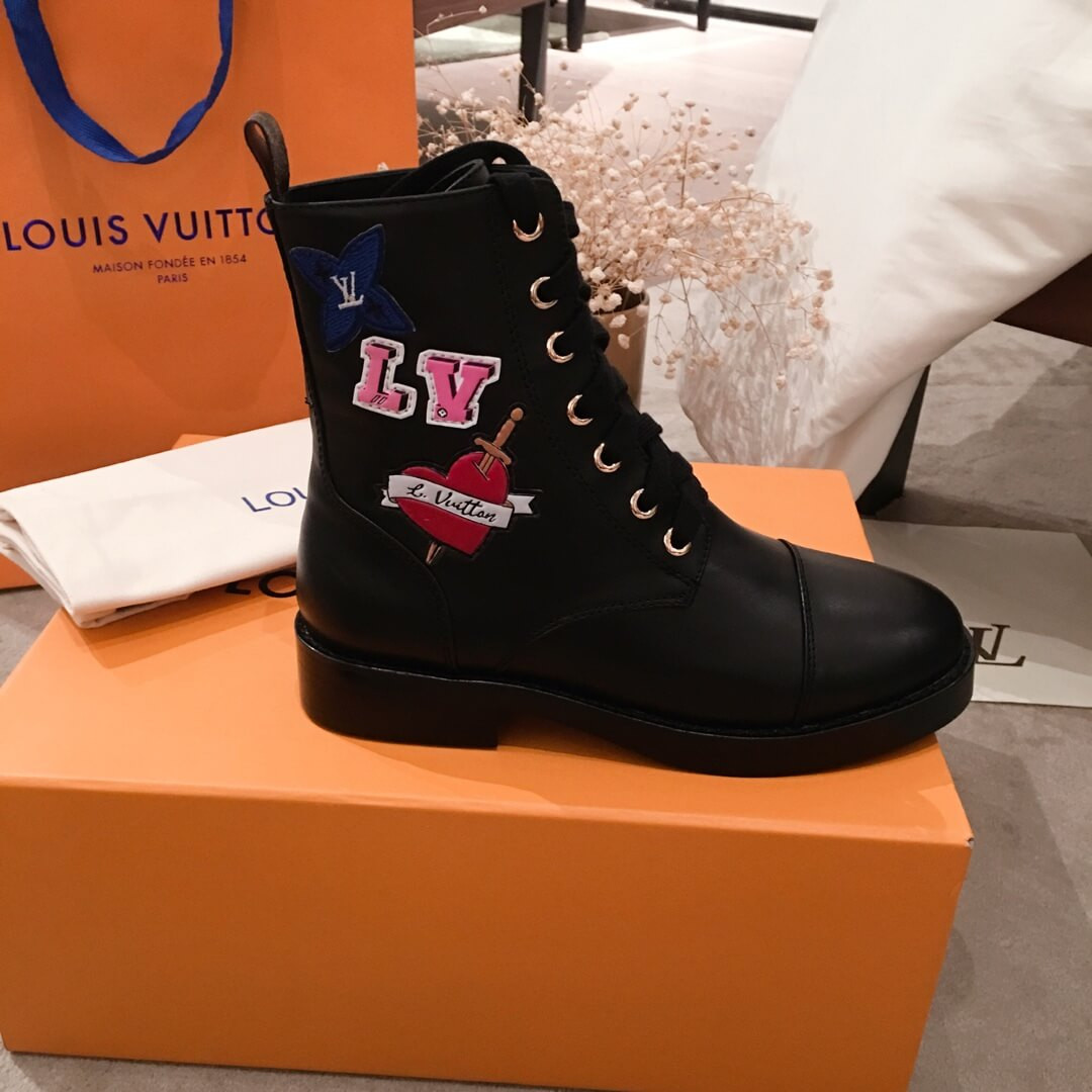 Louis Vuitton Heart Platform Wonderland Flat Ranger Boot 1A1IY5