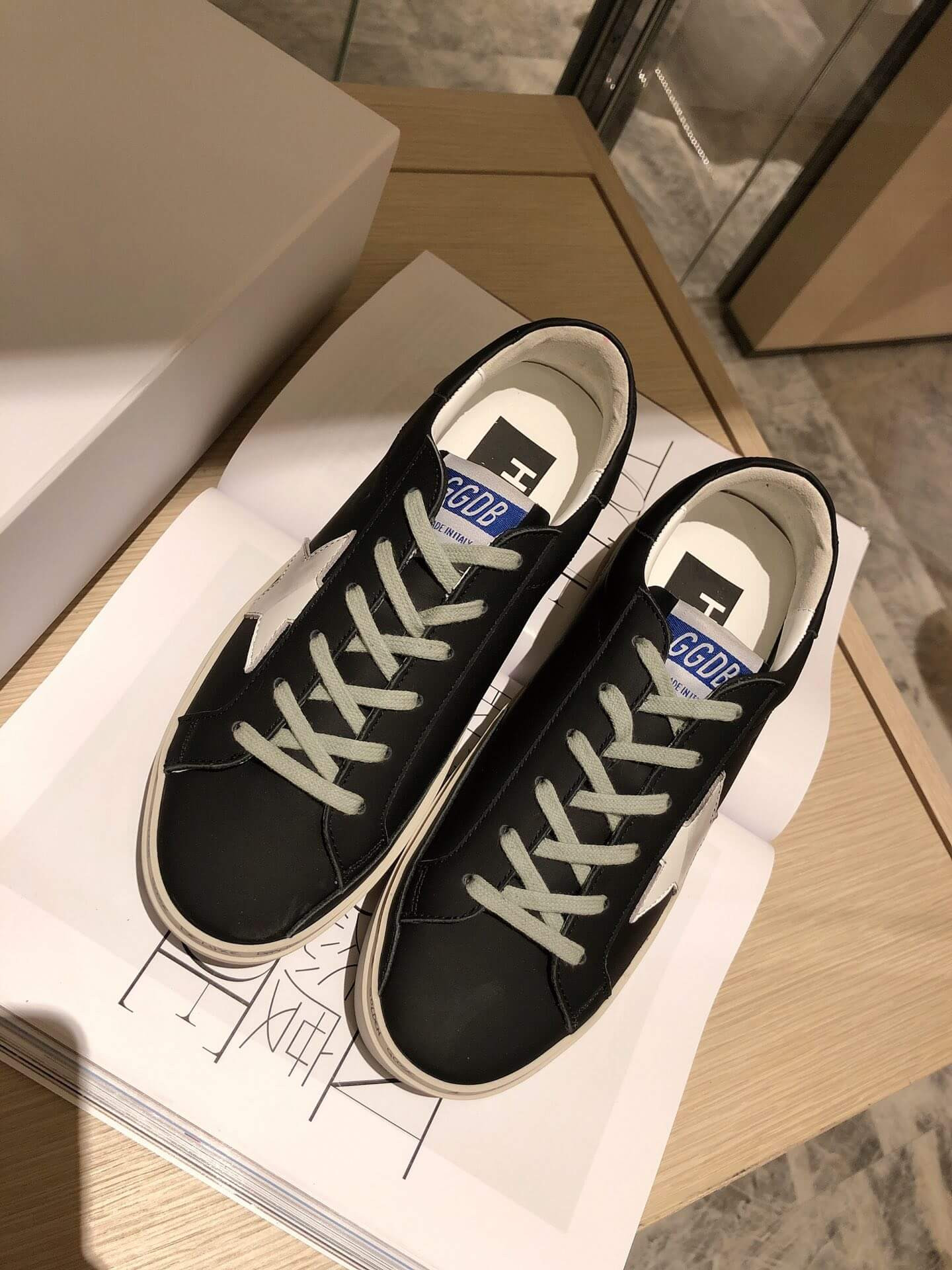 Golden Goose Hi Star Sneakers G36945-2