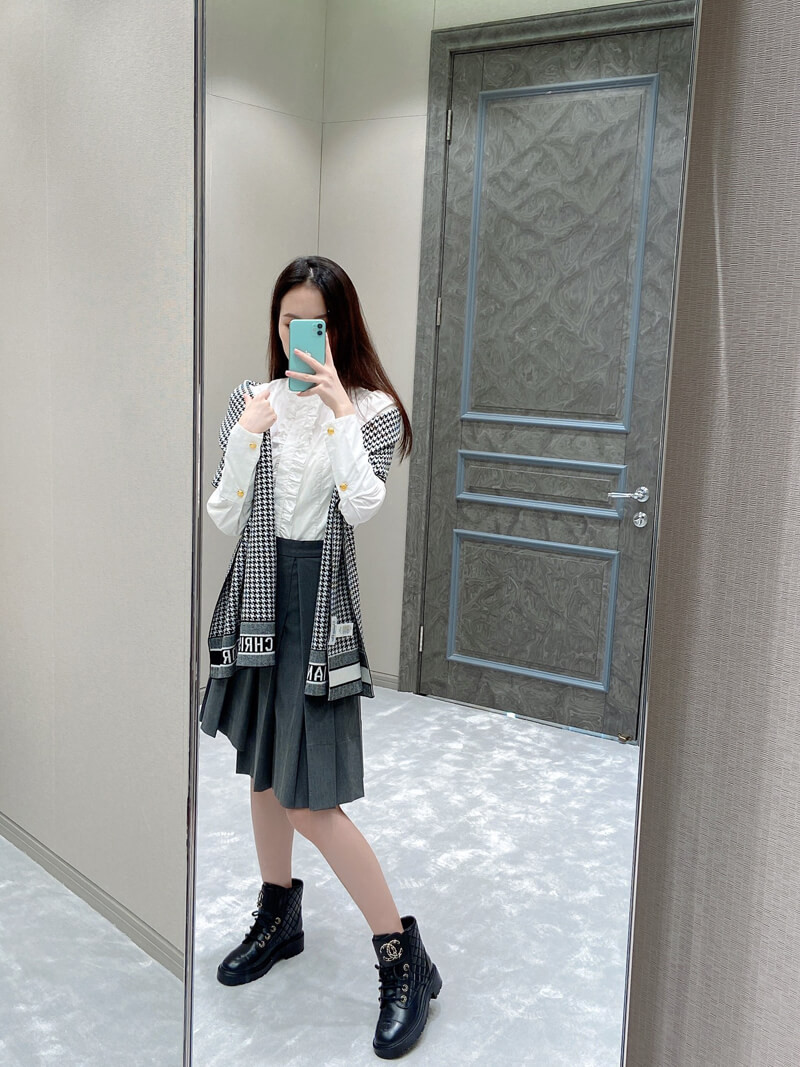 Chanel Black Quilted Gold CC Logo Chain Combat Lace Up Boots G36424