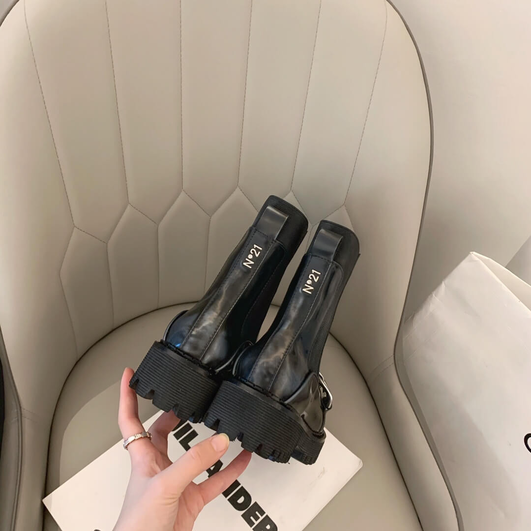 N°21 Chunky Chain-Embellished Ankle Boots Black