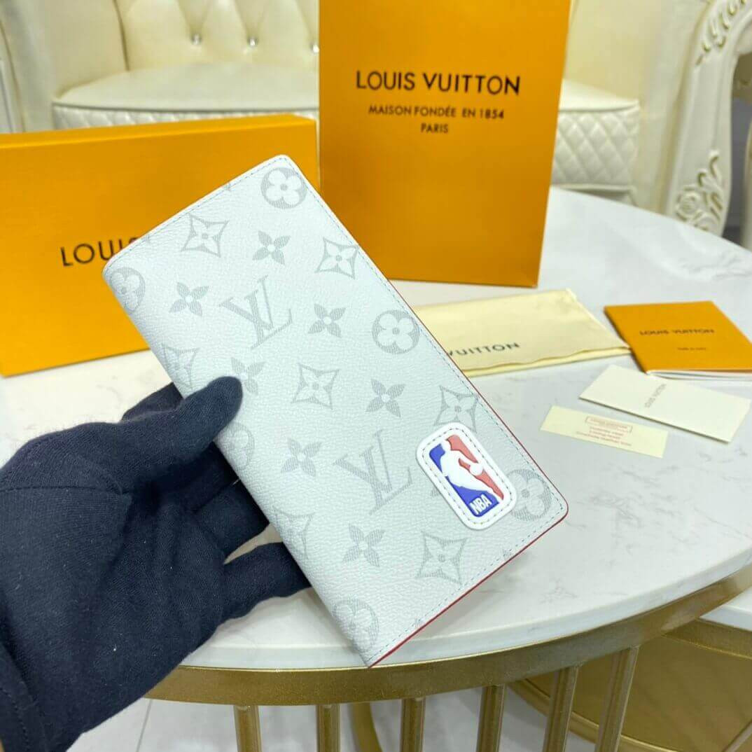 Louis Vuitton LV x NBA Brazza Wallte M80106