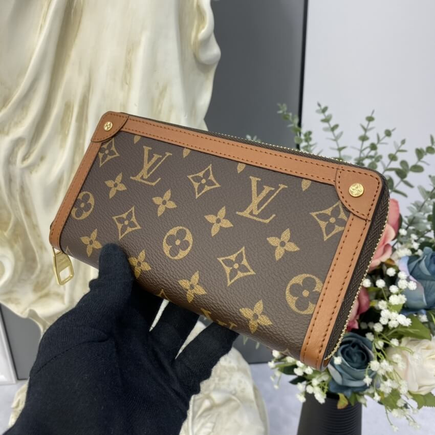 Louis Vuitton Monogram Zippy Wallet Trunk M80558