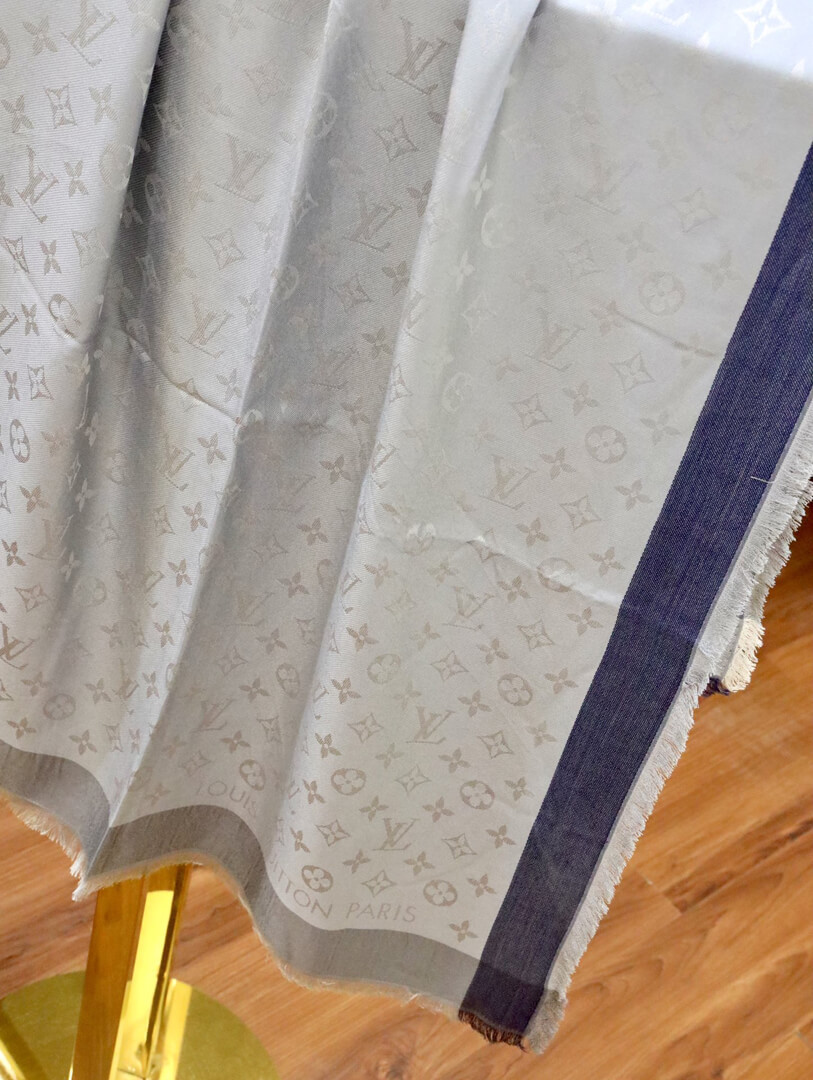 Louis Vuitton On The Edge Monogram Shawl M76371 M76372 M76465