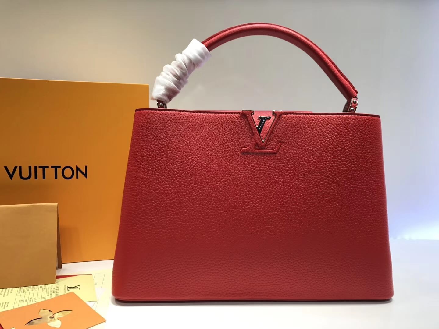 Louis Vuitton Taurillon Leather Capucines MM M48864