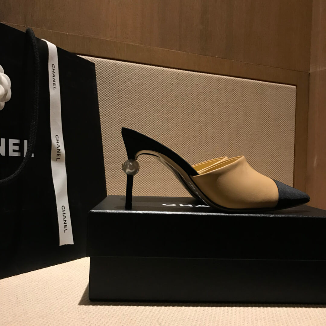 Chanel Pearl Mules G383421