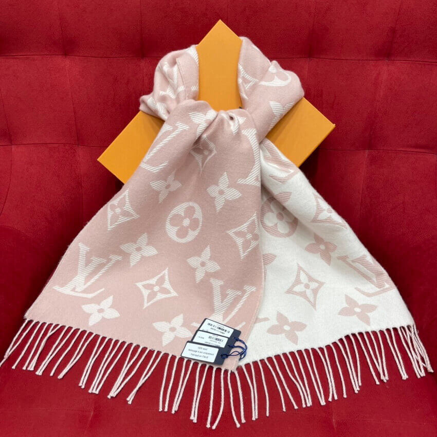 Louis Vuitton Simply LV Scarf M76966