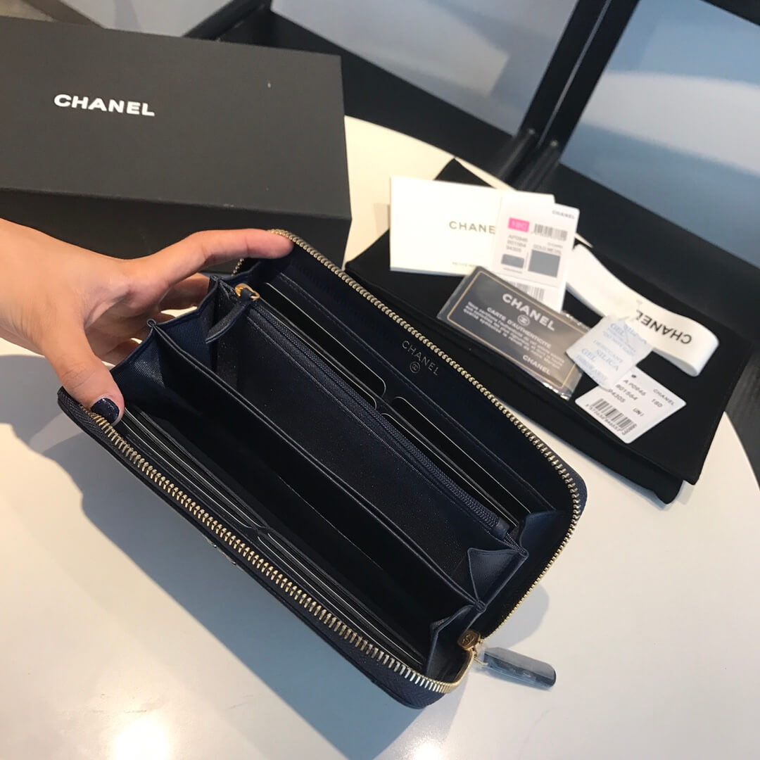 Chanel 19 Long Zipped Wallet AP0946