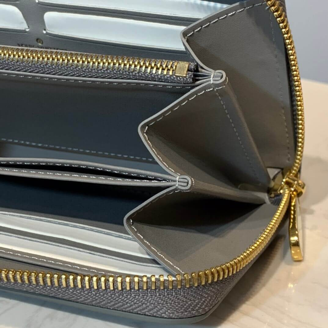 Louis Vuitton Monogram Vernis Leather Zippy Wallet M60017