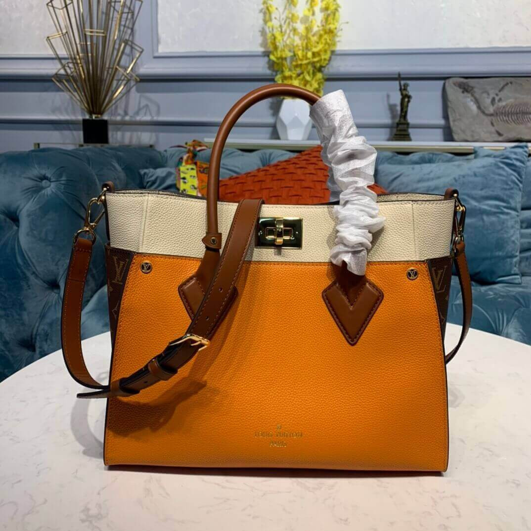 Louis Vuitton On My Side M56077