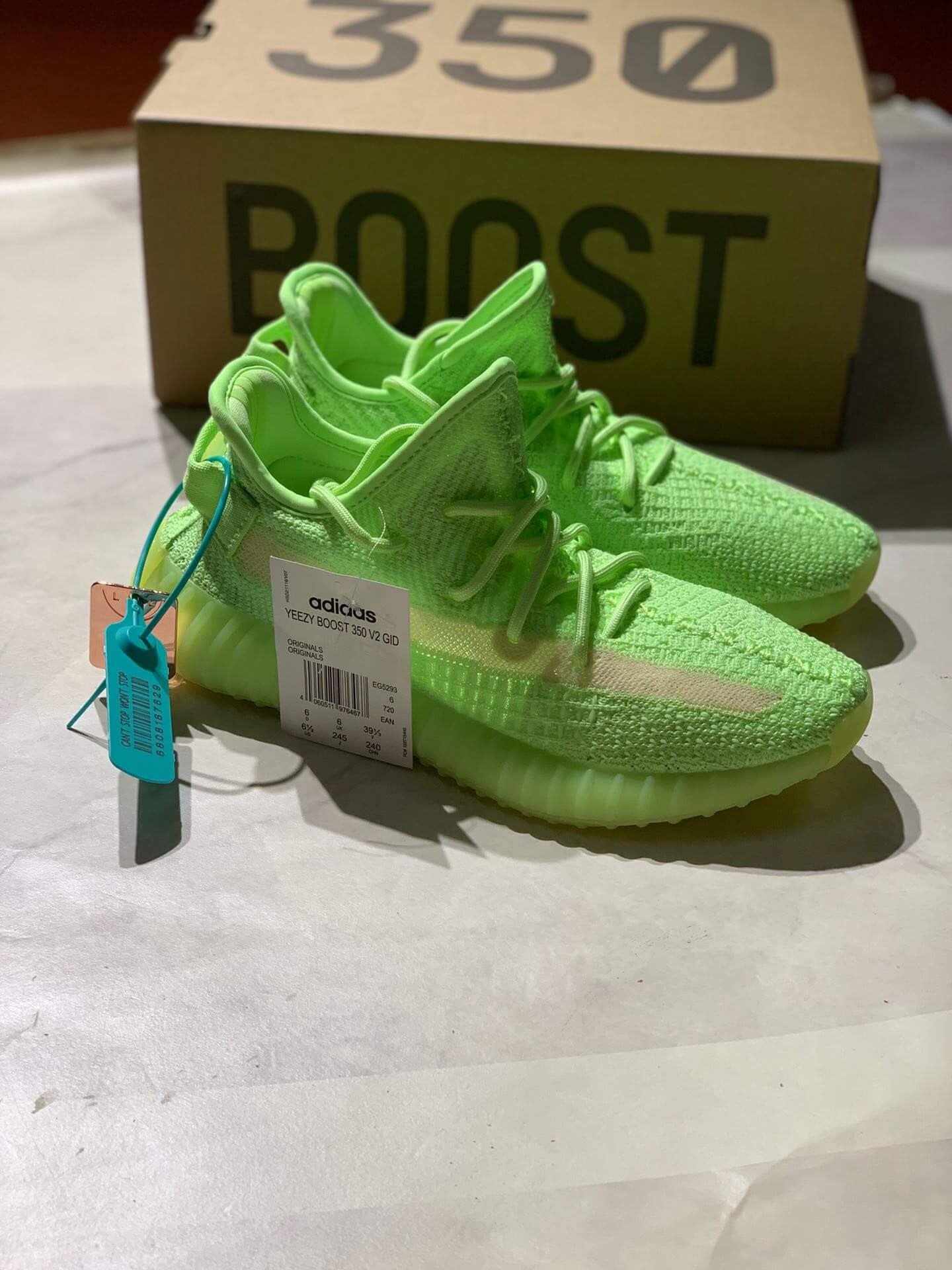 Adidas Yeezy Boost 350 V2 Glow AH2211