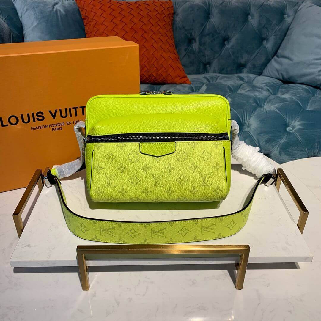 Louis Vuitton Outdoor Messenger M30244