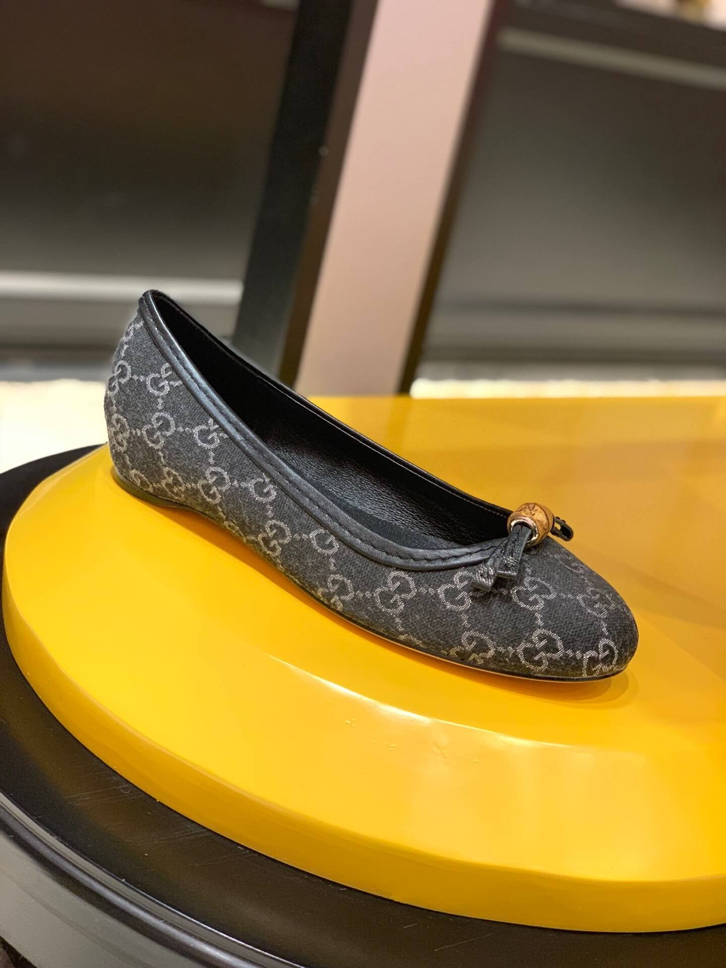 Gucci Canvas Ballerinas 423167 Black/White