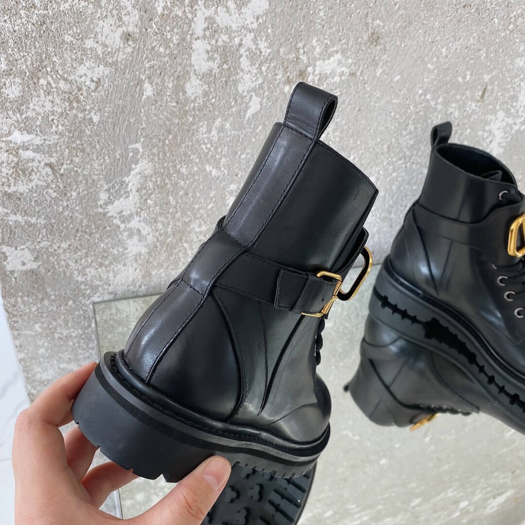 Valentino Garavani Go Logo Ankle Boots N91