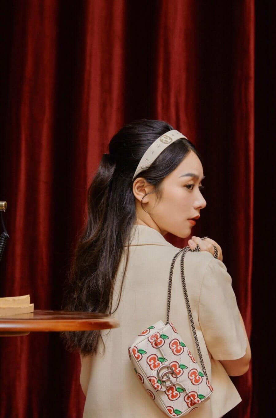 Gucci GG Apple Print Super Mini Bag 476433