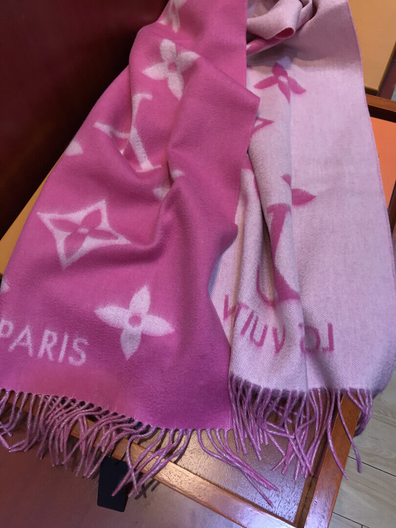 Louis Vuitton Reykjavik Scarf M76067